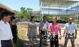 徐闻县总工会援助城内村修建文化戏台