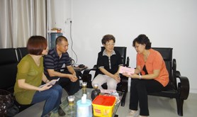 市总工会领导上门慰问市劳模陈萌生遗孀