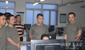 湛江市领导慰问电信抢修一线员工