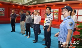 市总工会组织参观市扫黑除恶专项斗争成果展