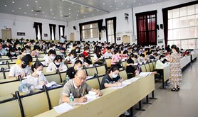 霞山区总工会举办“学党史 强信念 跟党走”知识竞赛活动