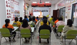 霞山区建兴社区工会驿站开展主题故事分享会