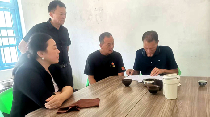 湛江市总工会带队开展入户核查困难职工
