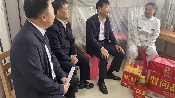 湛江市总工会领导带队赴麻章区开展新春送温暖走访慰问活动