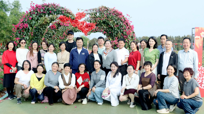 巾帼心向党 实干开新局——湛江市总工会举办“三八”妇女节主题研学活动