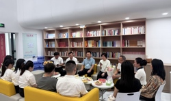 湛江市困难职工帮扶中心党支部举办“八一”建军节主题党日茶话会